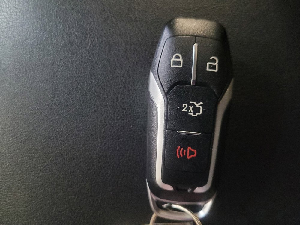 Used 2016 Ford Edge SEL w/ Equipment Group 201A image 32