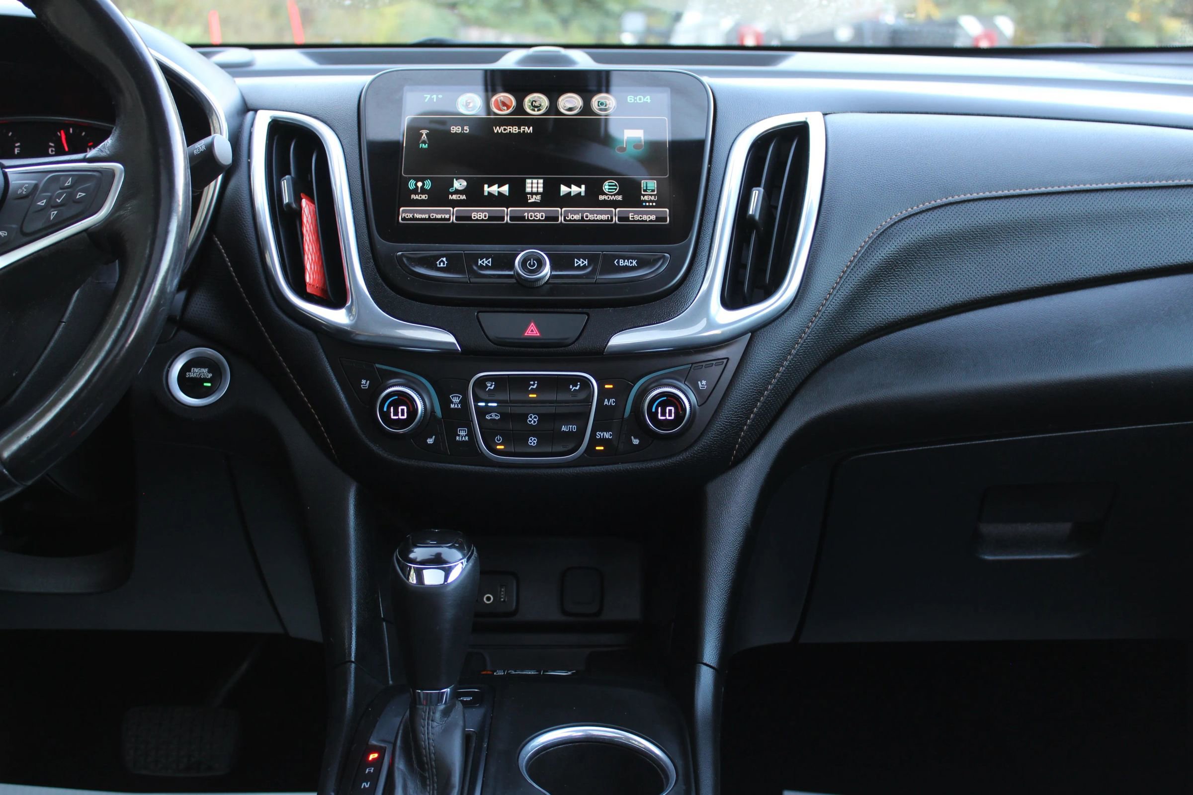 Used 2018 Chevrolet Equinox Premier image 23