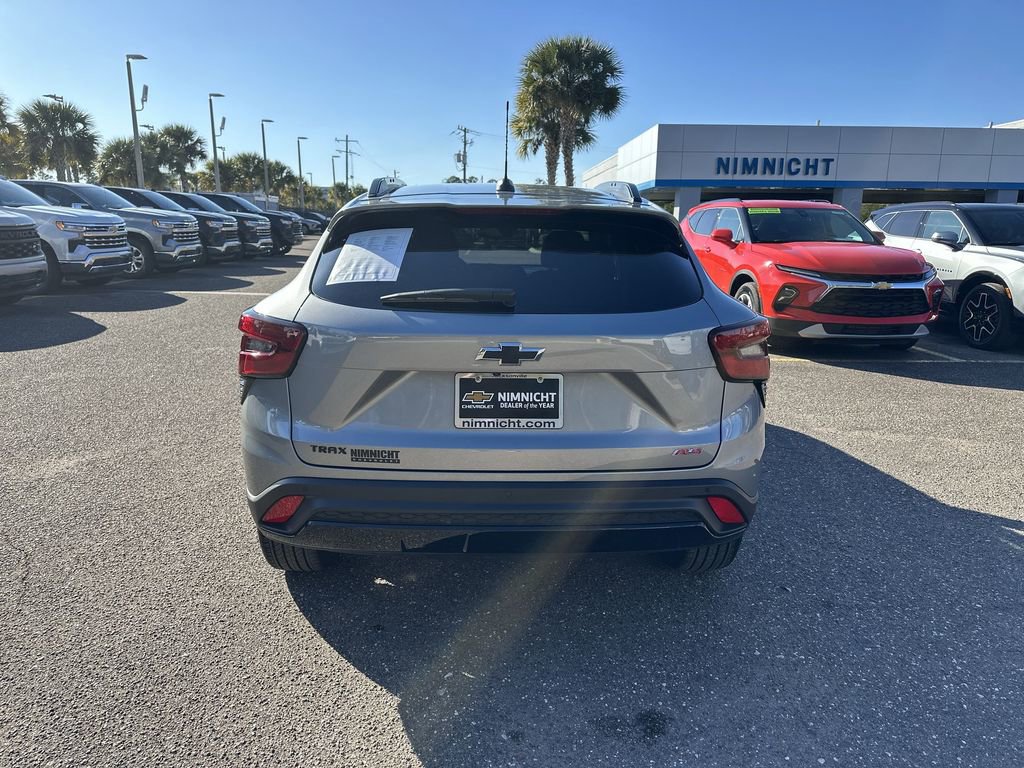Certified 2025 Chevrolet Trax RS w/ Sunroof Package image 15