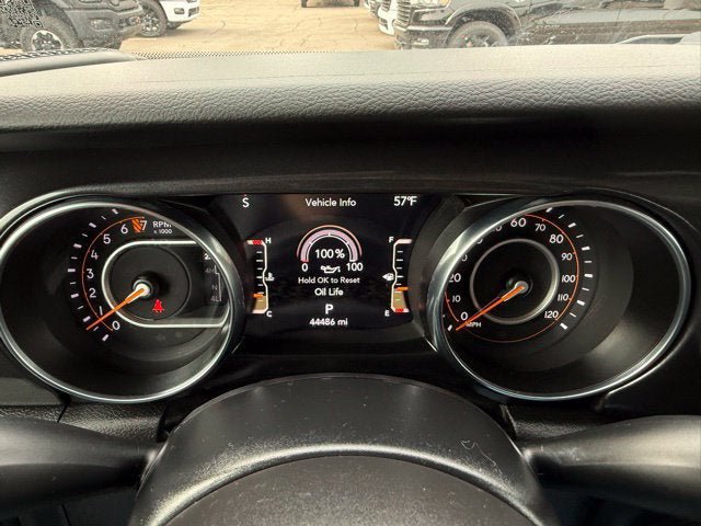 Certified 2022 Jeep Gladiator Sport AWD/4WD image 15