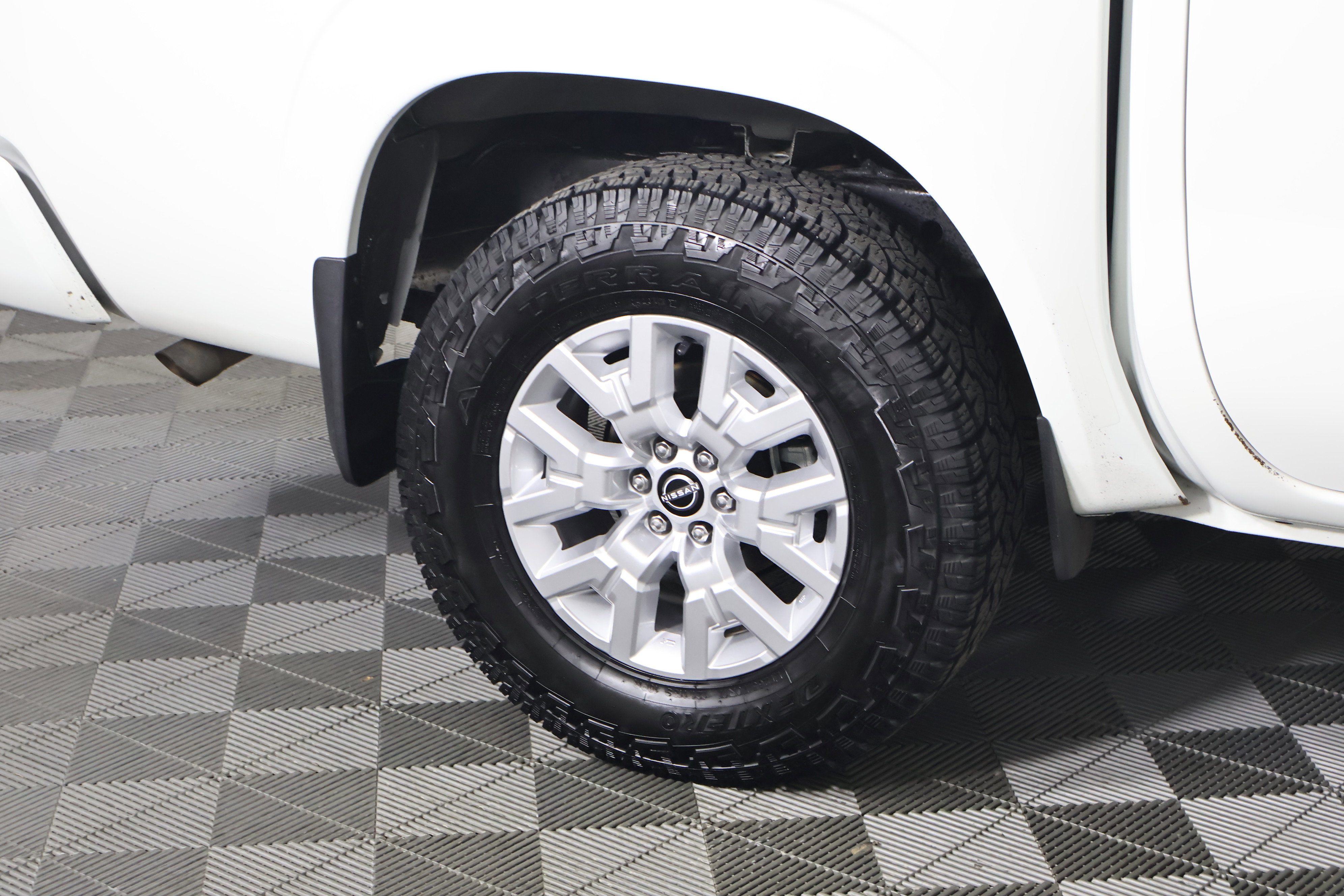 Used 2022 Nissan Frontier SV image 56