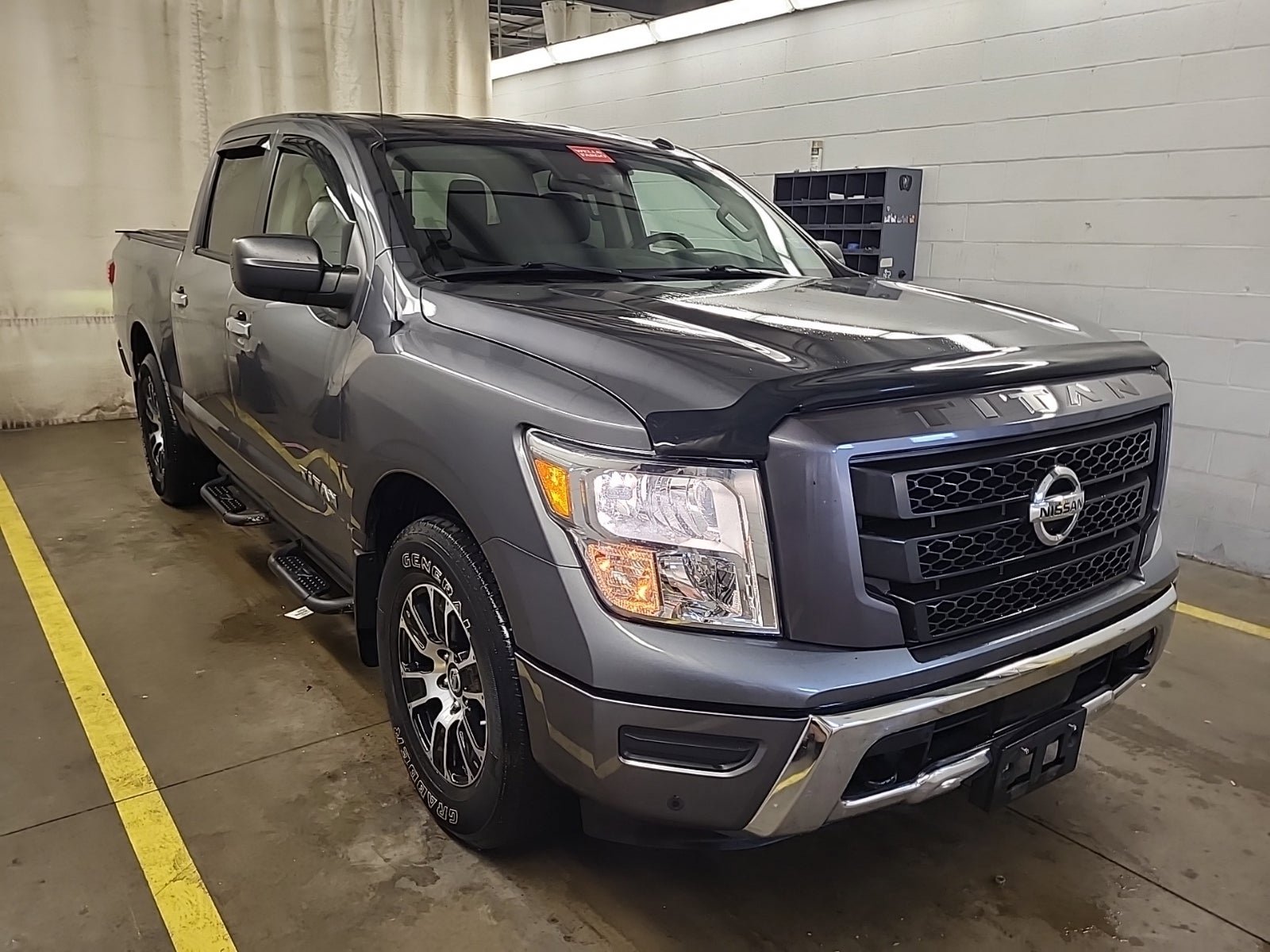 Used 2021 Nissan Titan SV w/ SV Convenience Package AWD/4WD image 6