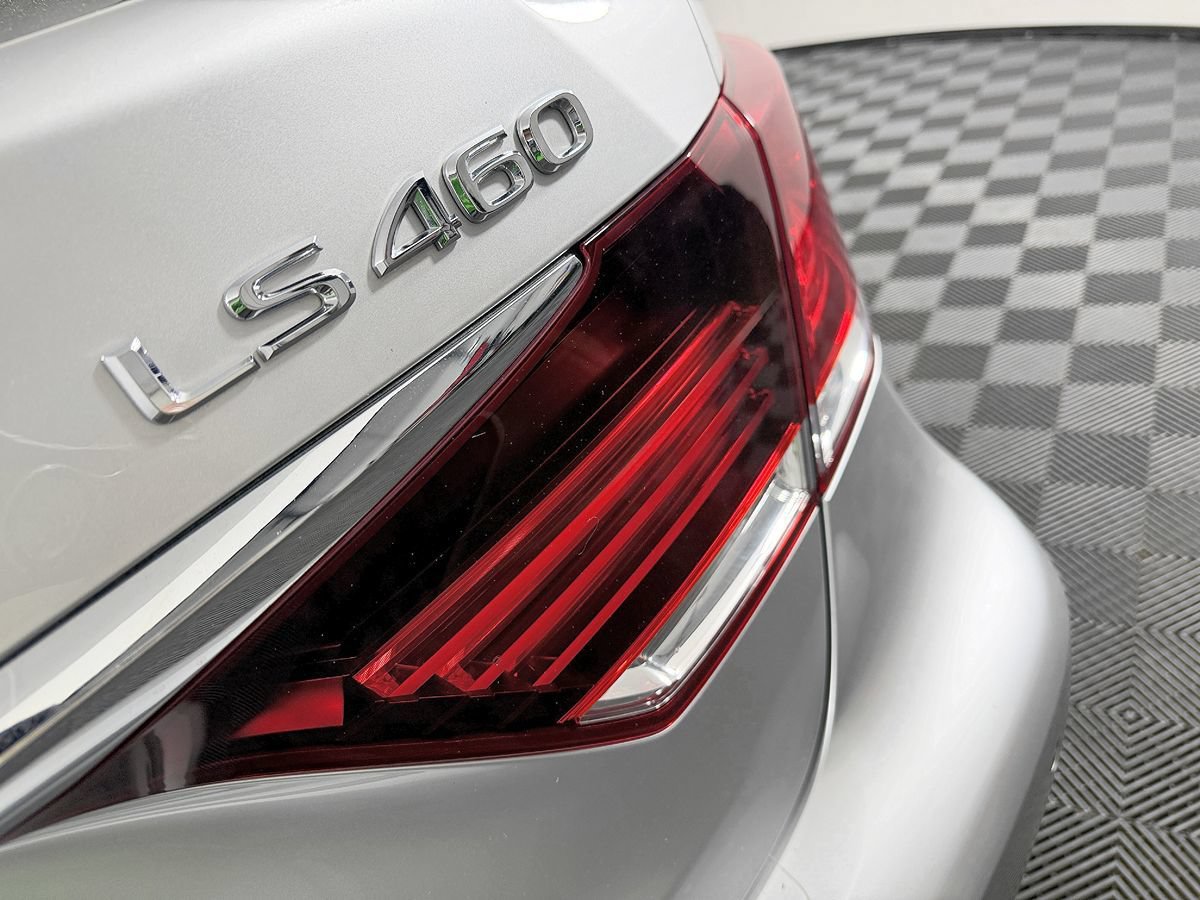 Used 2014 Lexus LS 460 w/ Comfort Package RWD image 12