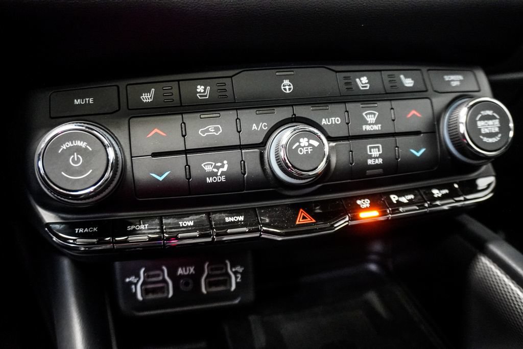 Used 2023 Dodge Durango R/T w/ Tow 'N Go Package AWD/4WD image 28