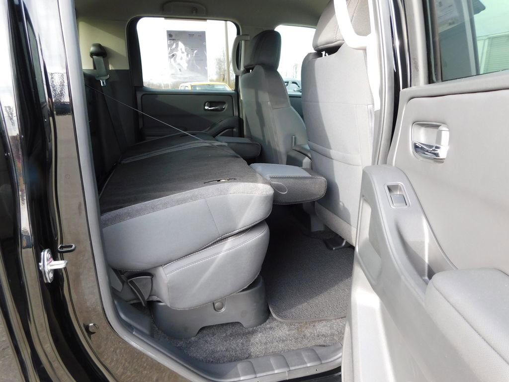 Used 2024 Nissan Frontier SV w/ Hardbody Edition image 27