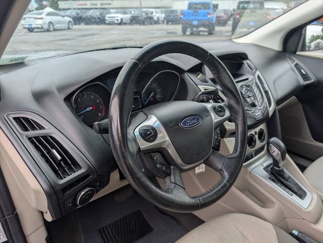 Used 2012 Ford Focus SE FWD image 28