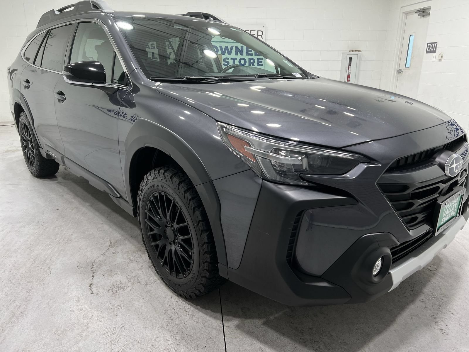 Used 2023 Subaru Outback Limited AWD/4WD image 2