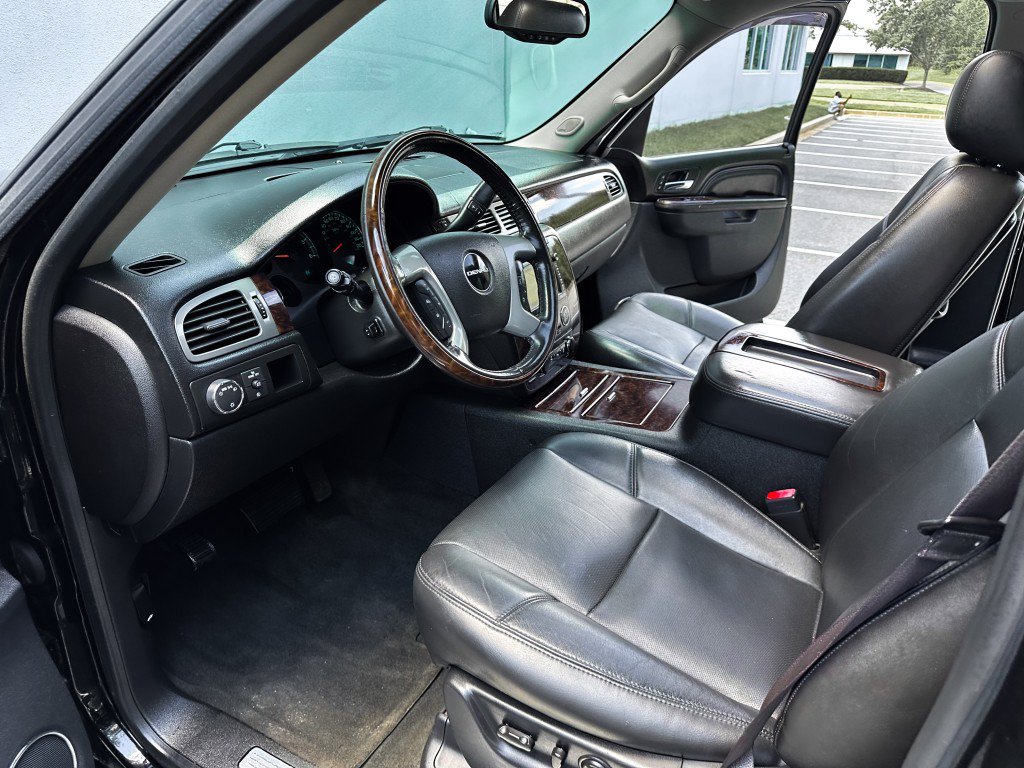Used 2013 GMC Yukon XL Denali AWD/4WD image 17