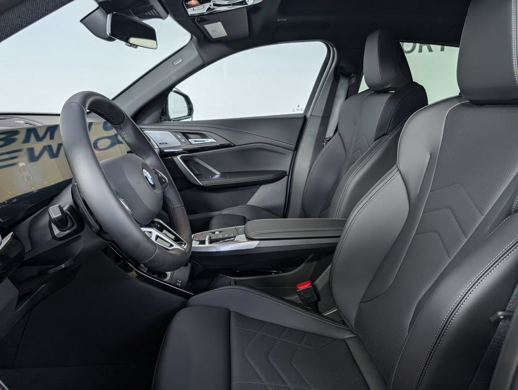 New 2026 BMW X2 xDrive28i w/ M Sport Package AWD/4WD image 2