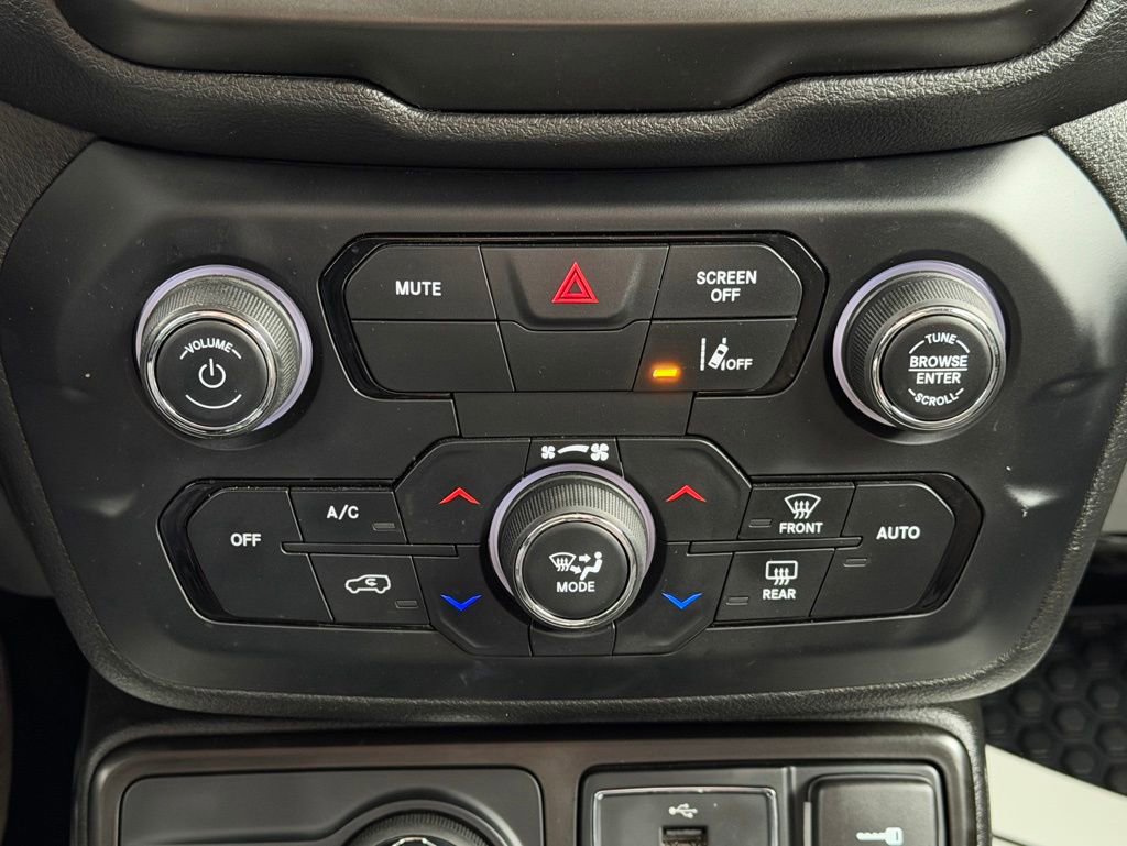Used 2023 Jeep Renegade Latitude image 13