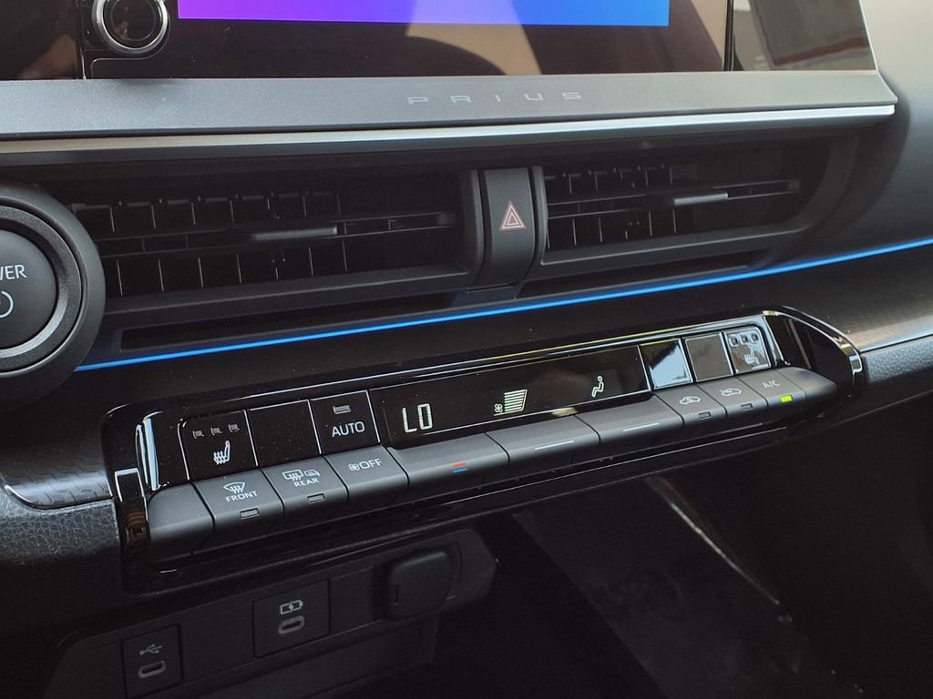 Certified 2026 Toyota Prius Plug-In Hybrid image 10