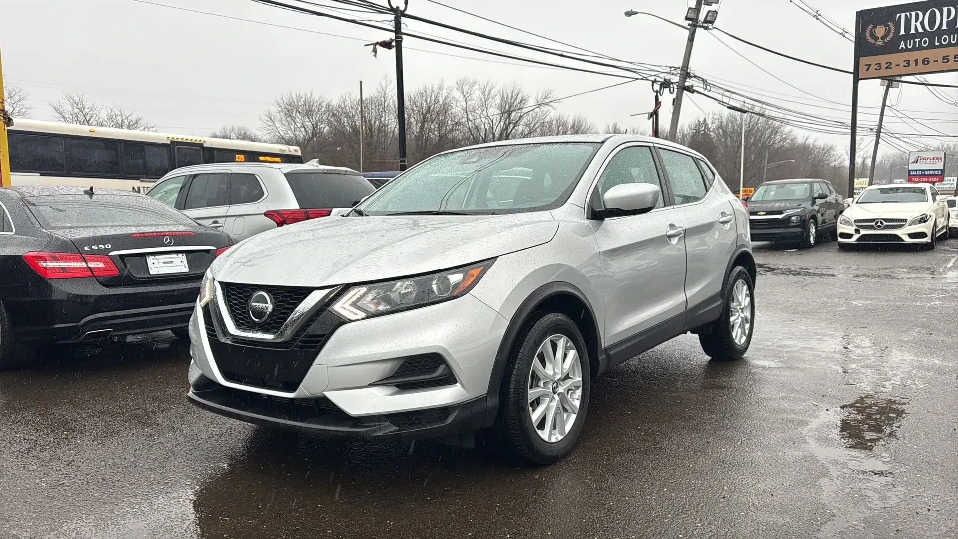 Used 2022 Nissan Rogue Sport S AWD/4WD image 1
