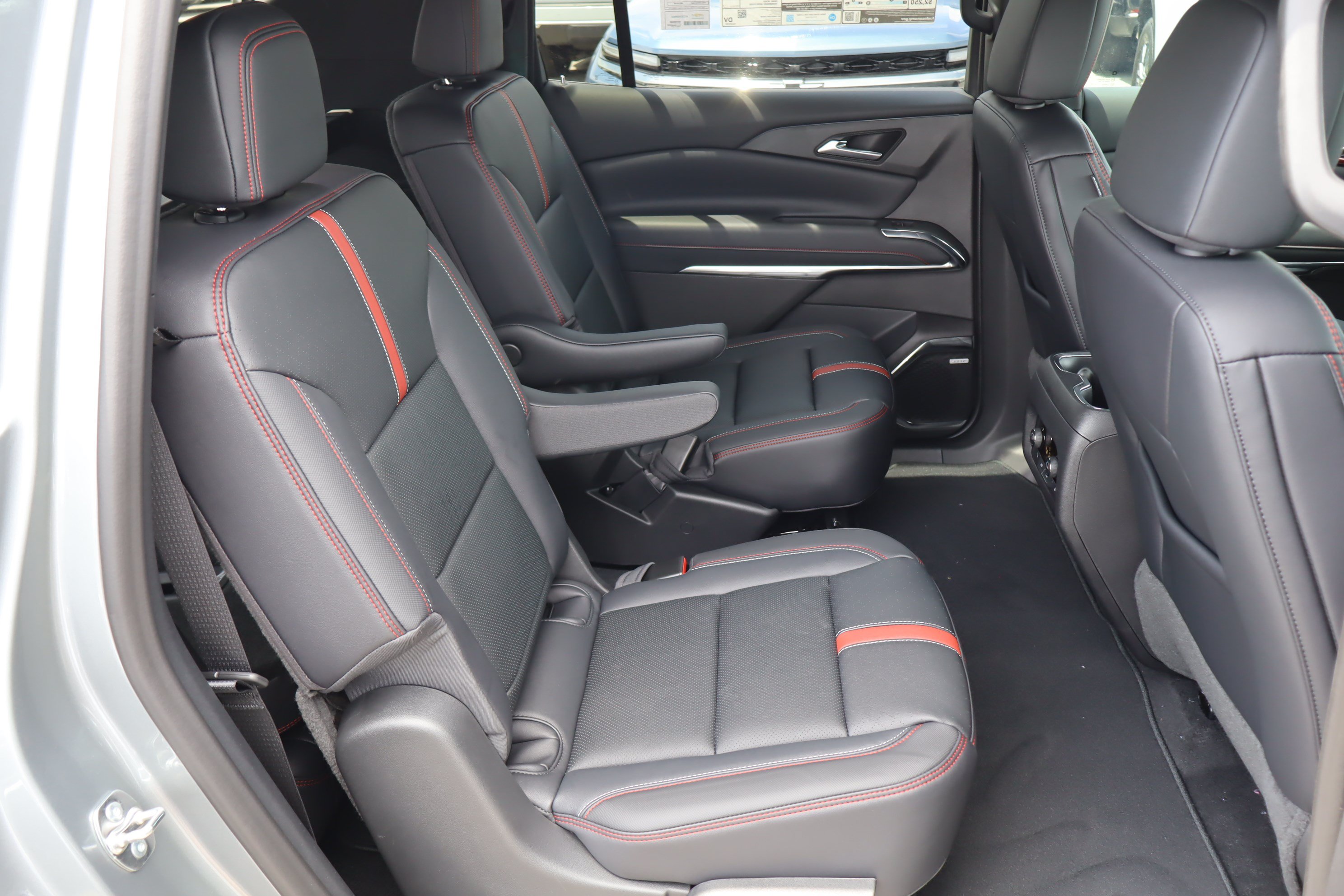 New 2026 Chevrolet Traverse RS w/ LPO, Cargo Package FWD image 26