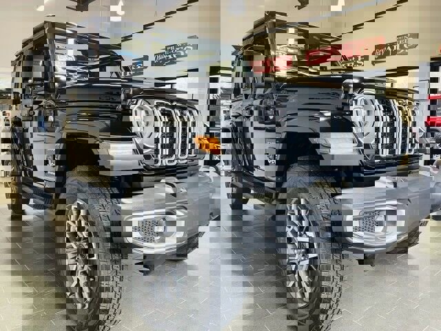 Used 2024 Jeep Wrangler Sahara w/ Technology Group AWD/4WD image 39