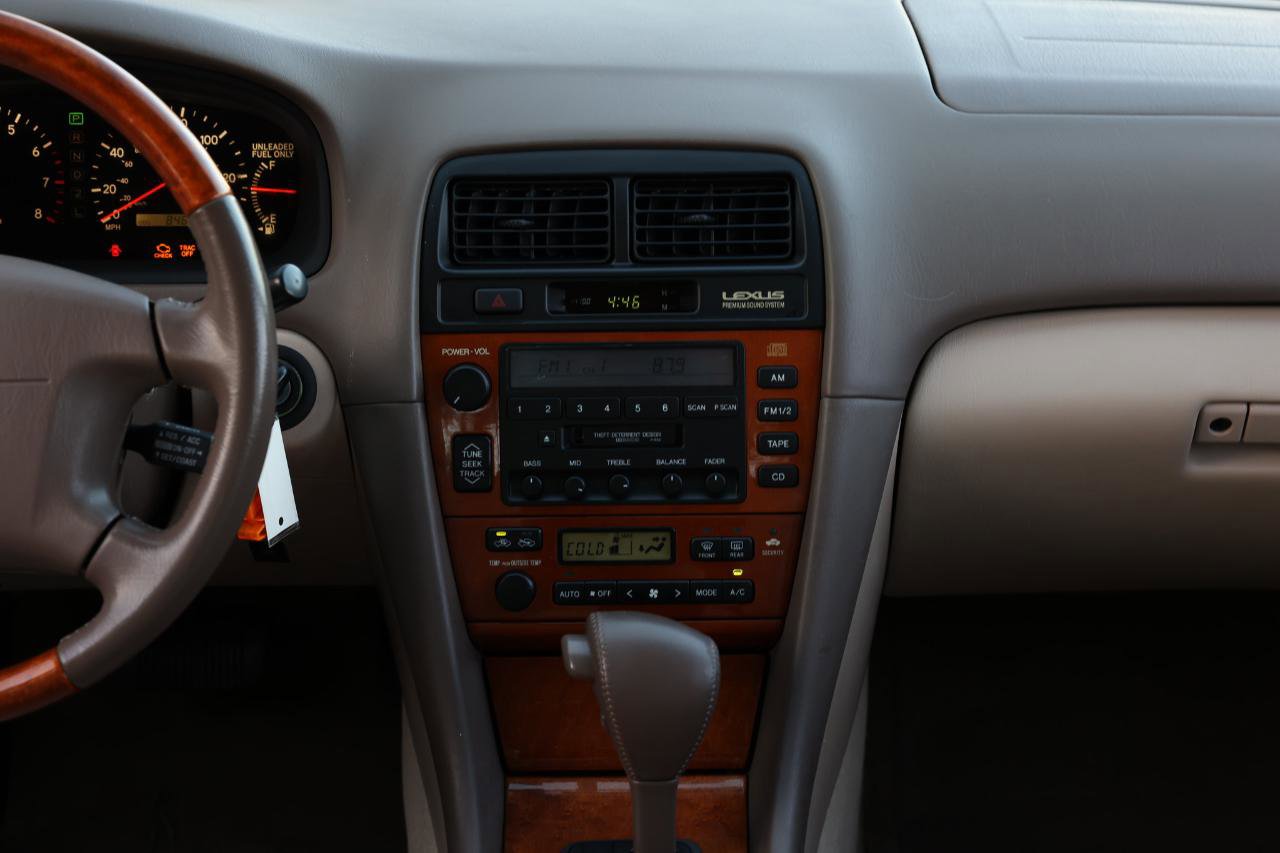 Used 2000 Lexus ES 330 image 30