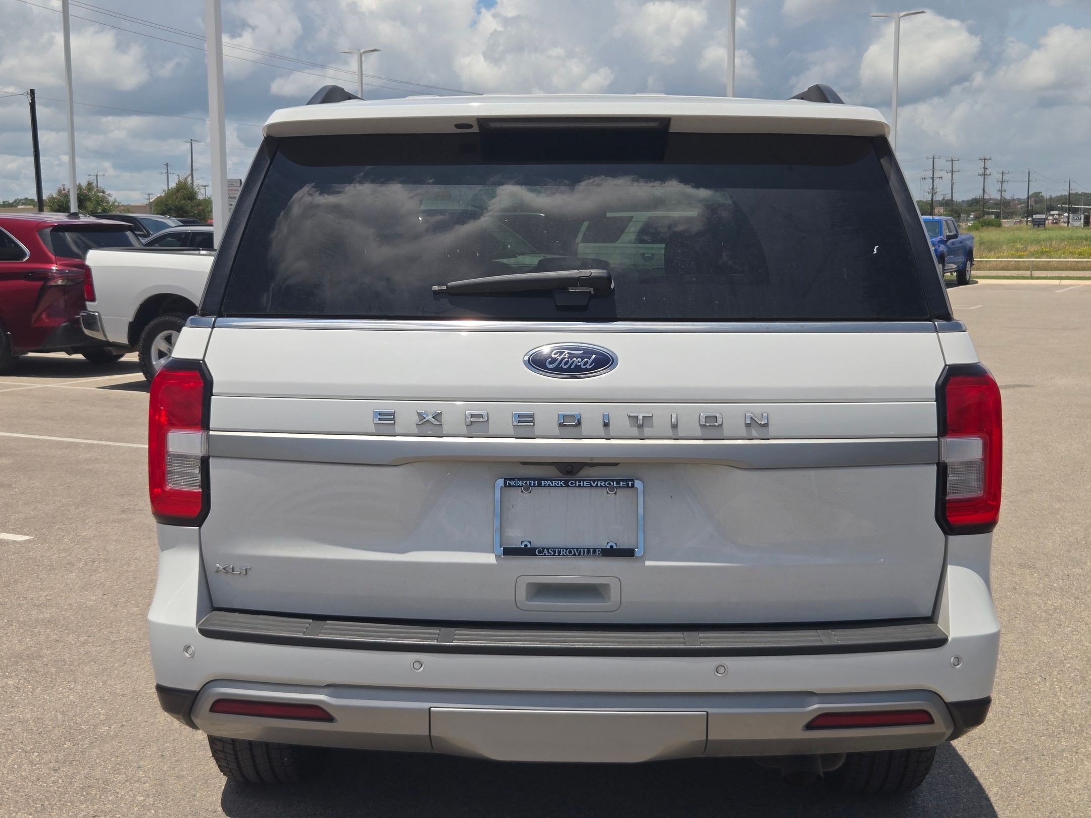 Used 2024 Ford Expedition XLT RWD image 4
