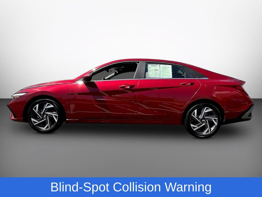 Used 2025 Hyundai Elantra SEL FWD image 4