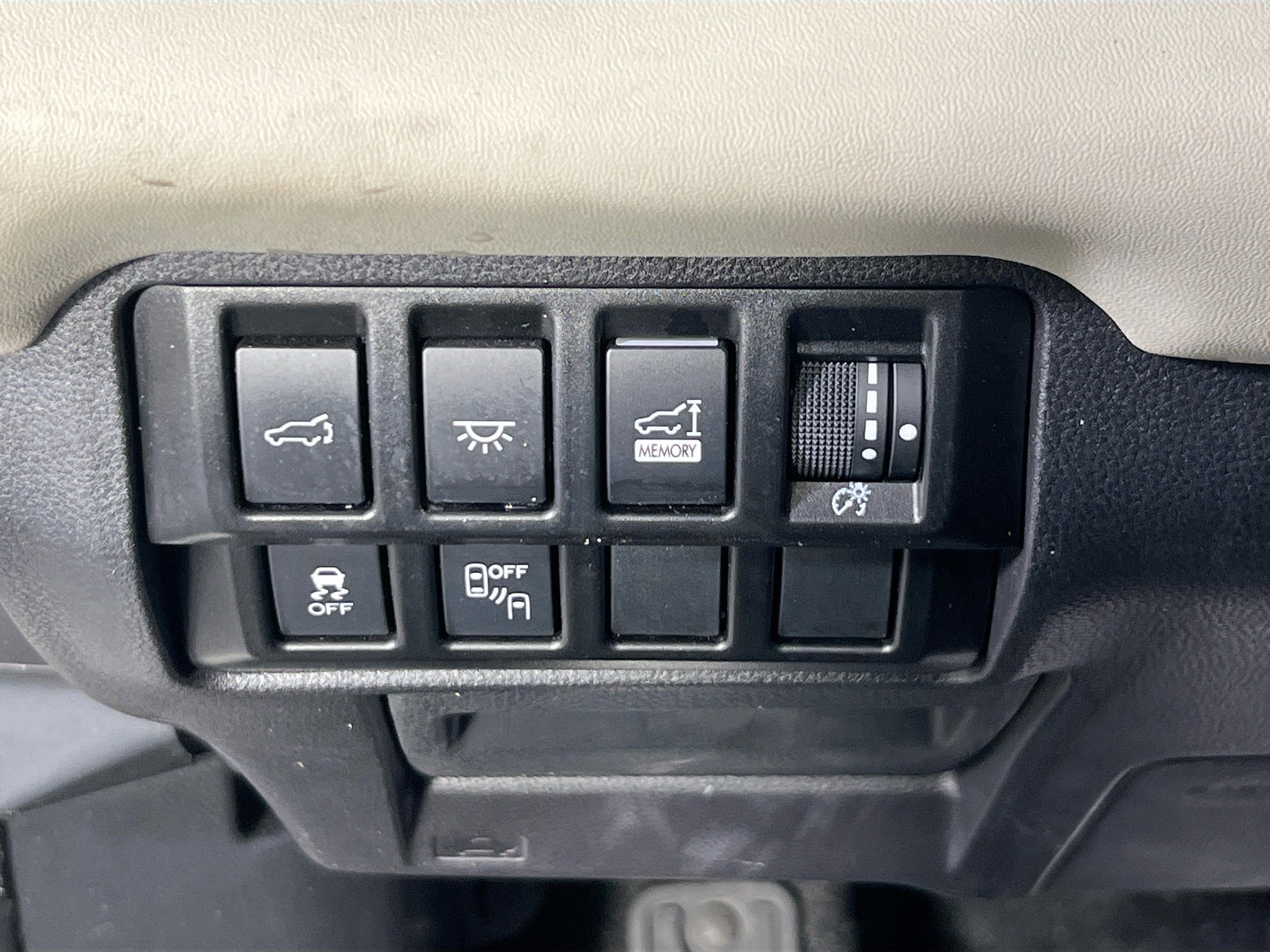 Used 2022 Subaru Ascent Limited w/ Technology Package image 10