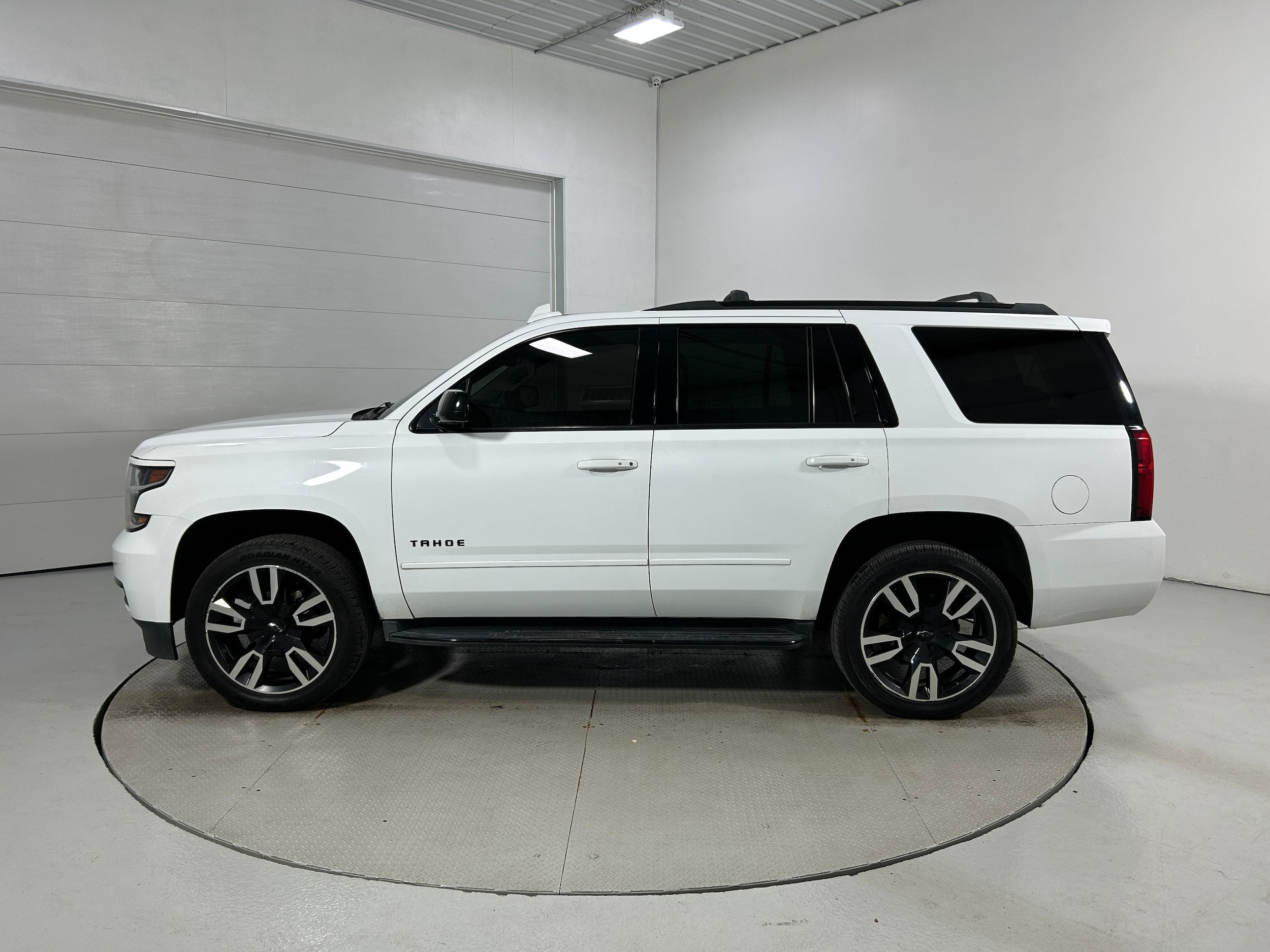 Used 2018 Chevrolet Tahoe Premier AWD/4WD image 22