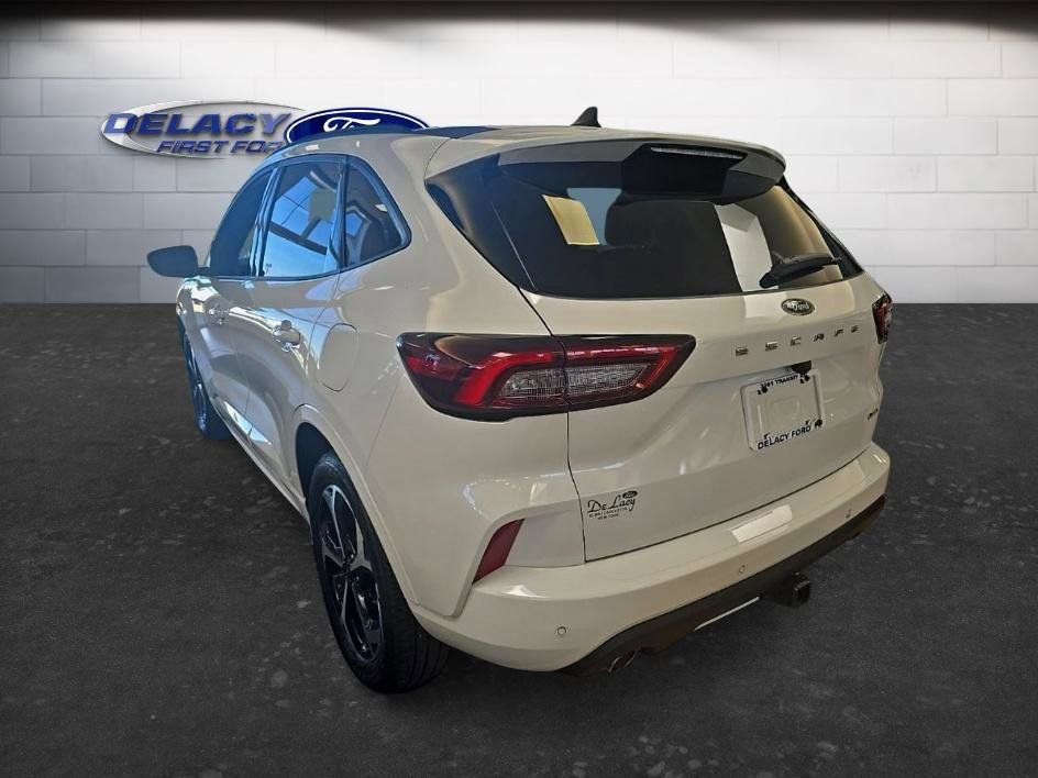 Used 2023 Ford Escape ST-Line Select w/ Tech Pack #2 AWD/4WD image 5