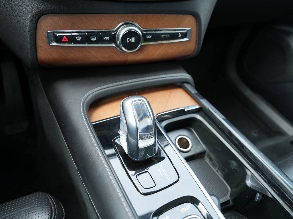 Used 2017 Volvo XC90 T8 Inscription w/ Luxury Package AWD/4WD image 30