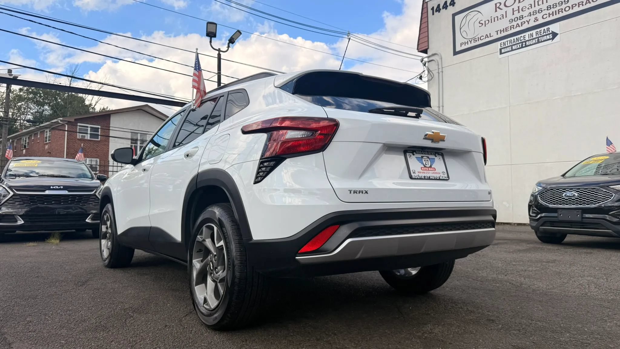Used 2025 Chevrolet Trax LT FWD image 8