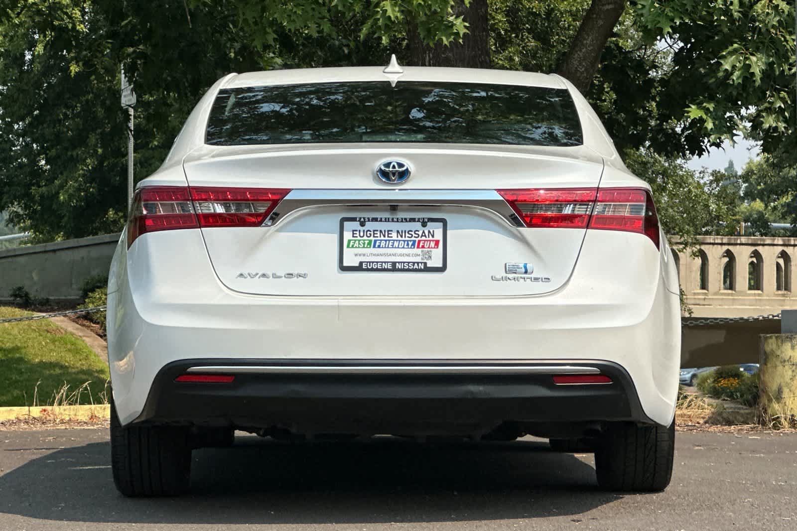 Used 2016 Toyota Avalon Limited w/ Protection Package FWD image 7