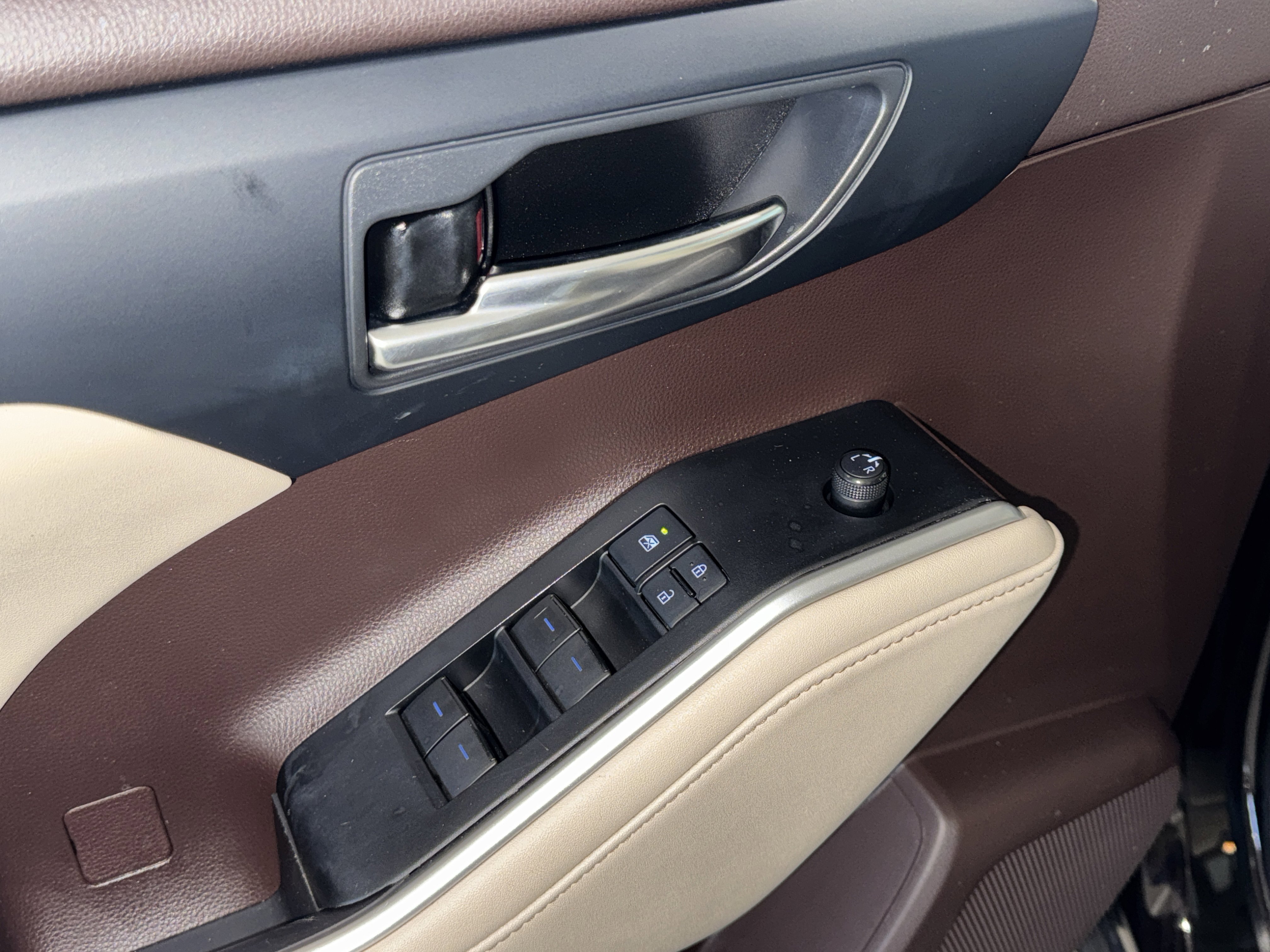 Used 2021 Toyota Highlander XLE image 20