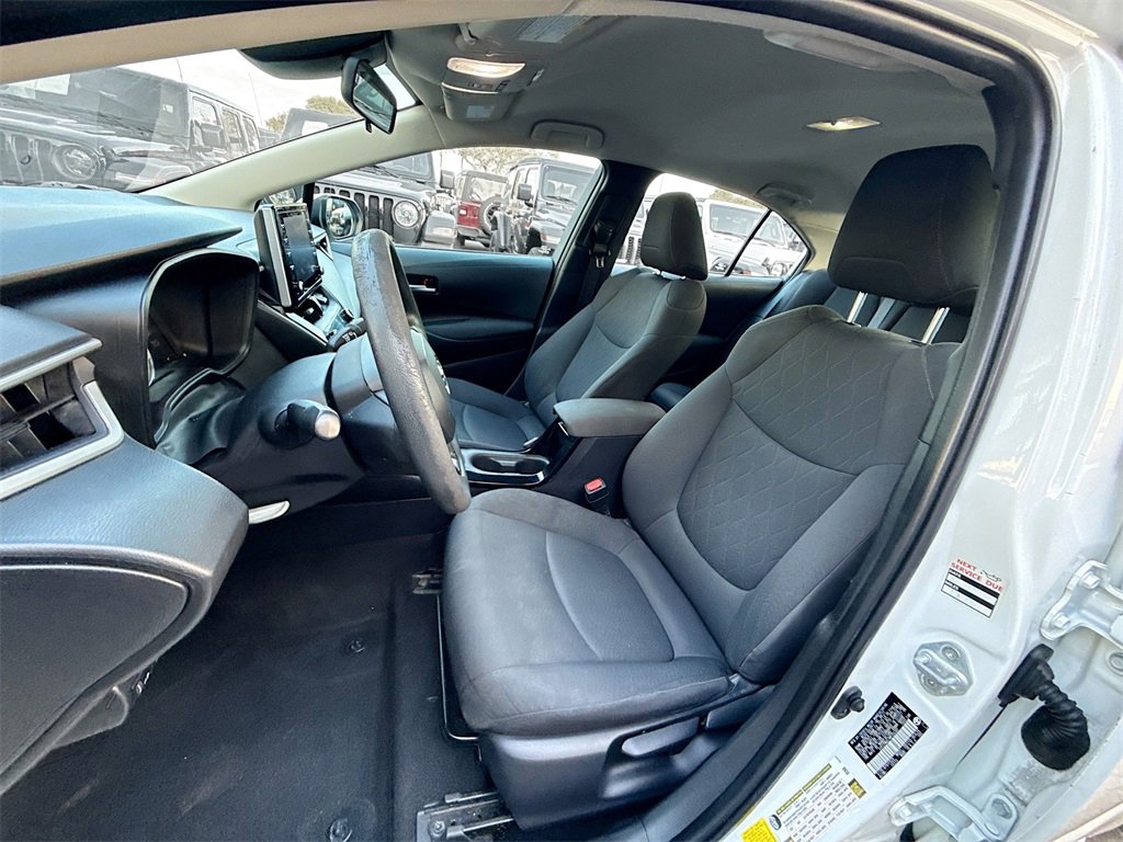 Used 2021 Toyota Corolla LE image 22