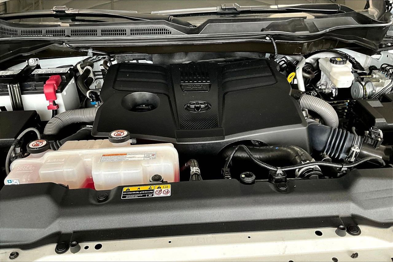 Used 2024 Toyota Tundra Platinum image 9