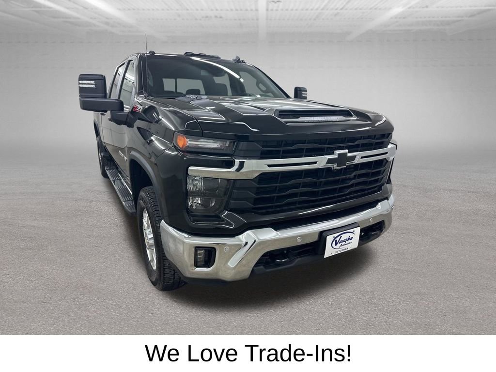 Used 2025 Chevrolet Silverado 2500 LT w/ All Star Edition AWD/4WD image 3