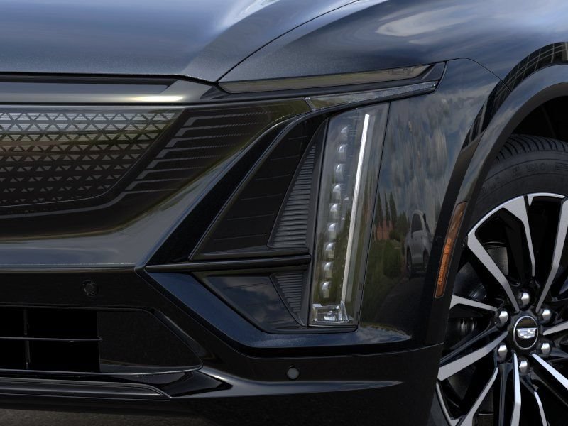 New 2025 Cadillac Lyriq Sport w/ LPO, Floor Liner Package AWD/4WD image 10