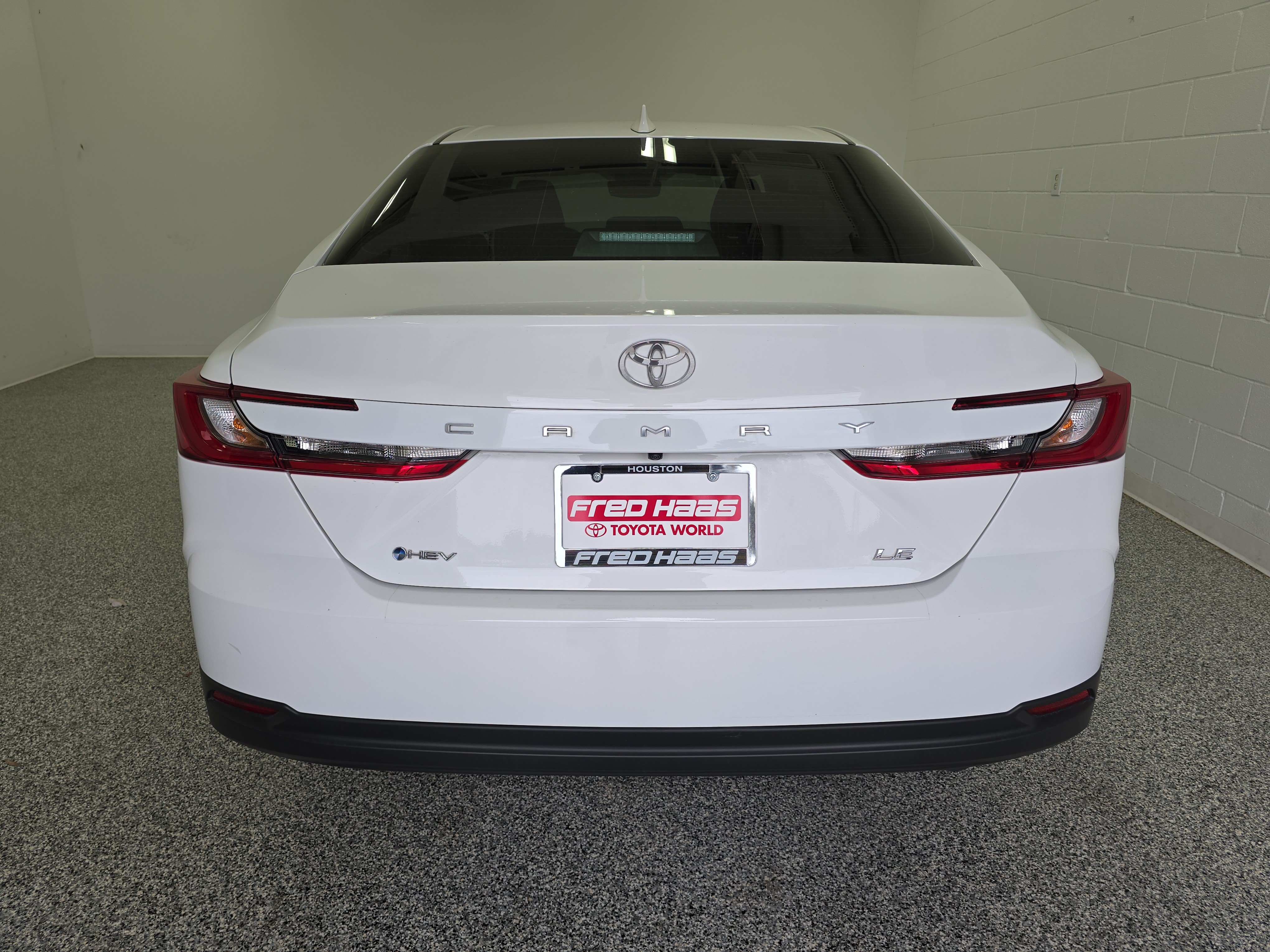Used 2025 Toyota Camry LE FWD image 7