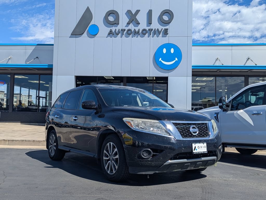 Used 2014 Nissan Pathfinder S FWD image 1