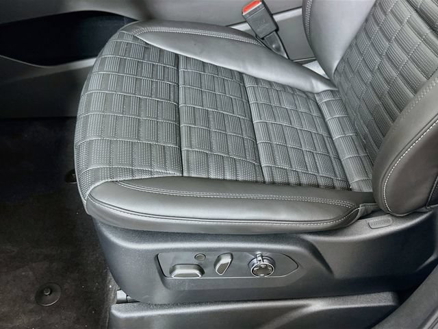 New 2026 Cadillac Escalade ESV Platinum Luxury AWD/4WD image 22