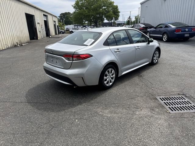 Used 2022 Toyota Corolla LE FWD image 5
