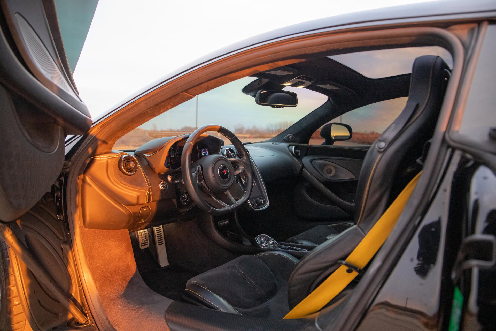 Used 2017 McLaren 570S image 14