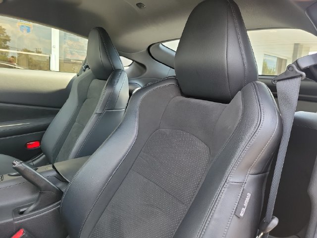 Certified 2025 Nissan Z Performance w/ Floor Mat Package RWD image 24