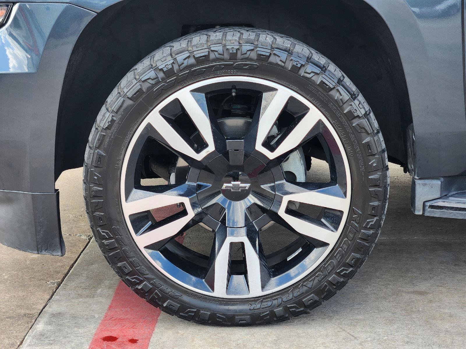 Used 2019 Chevrolet Tahoe Premier w/ RST 6.2L Performance Edition RWD image 10