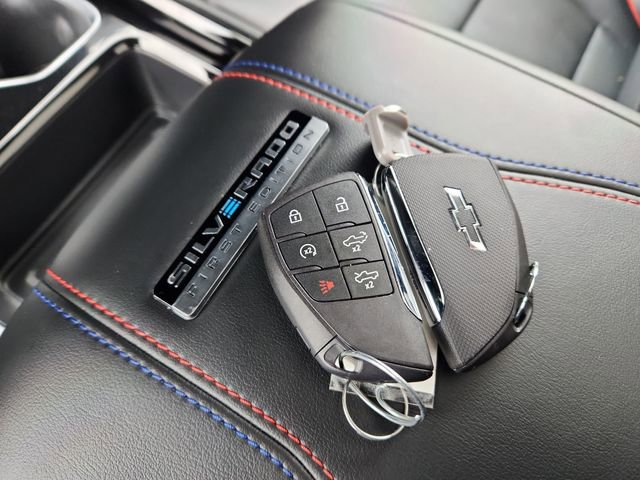 Used 2024 Chevrolet Silverado EV RST image 50