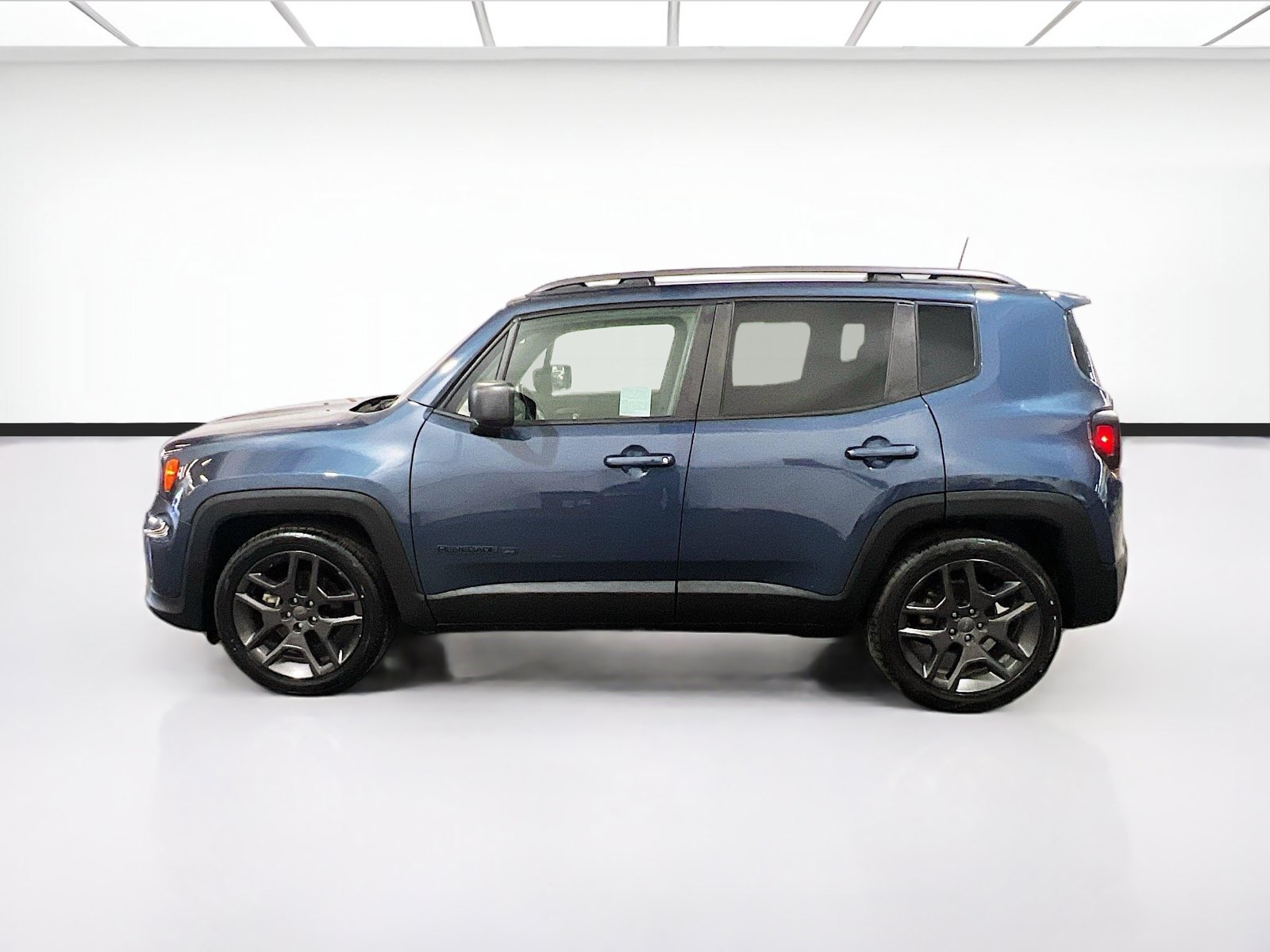 Used 2021 Jeep Renegade Latitude FWD image 22