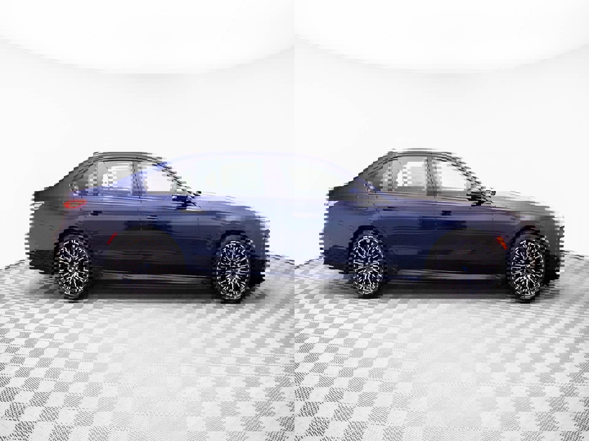 New 2026 BMW 750e xDrive image 8