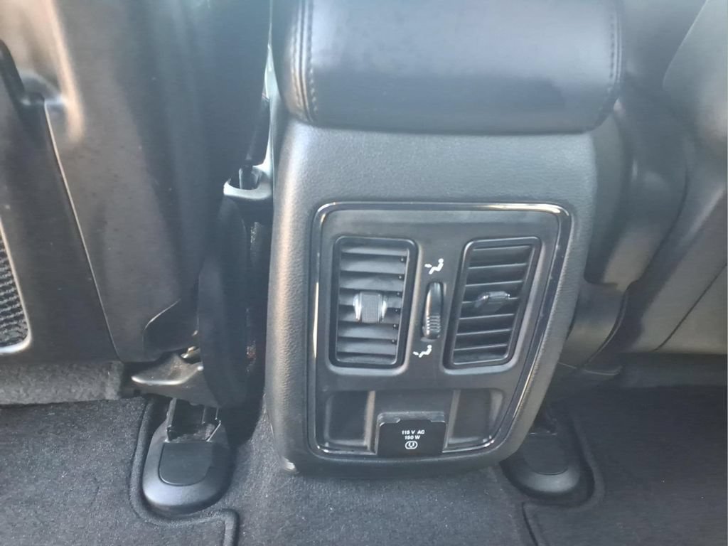 Used 2022 Jeep Grand Cherokee Laredo X AWD/4WD image 7