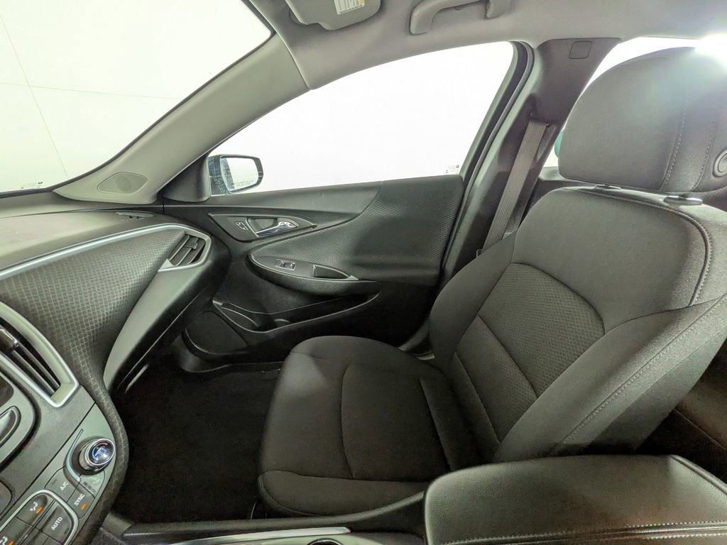 Used 2024 Chevrolet Malibu LT image 28