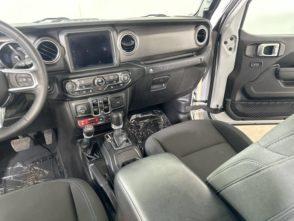 Used 2023 Jeep Wrangler Unlimited Rubicon 4xe AWD/4WD image 20