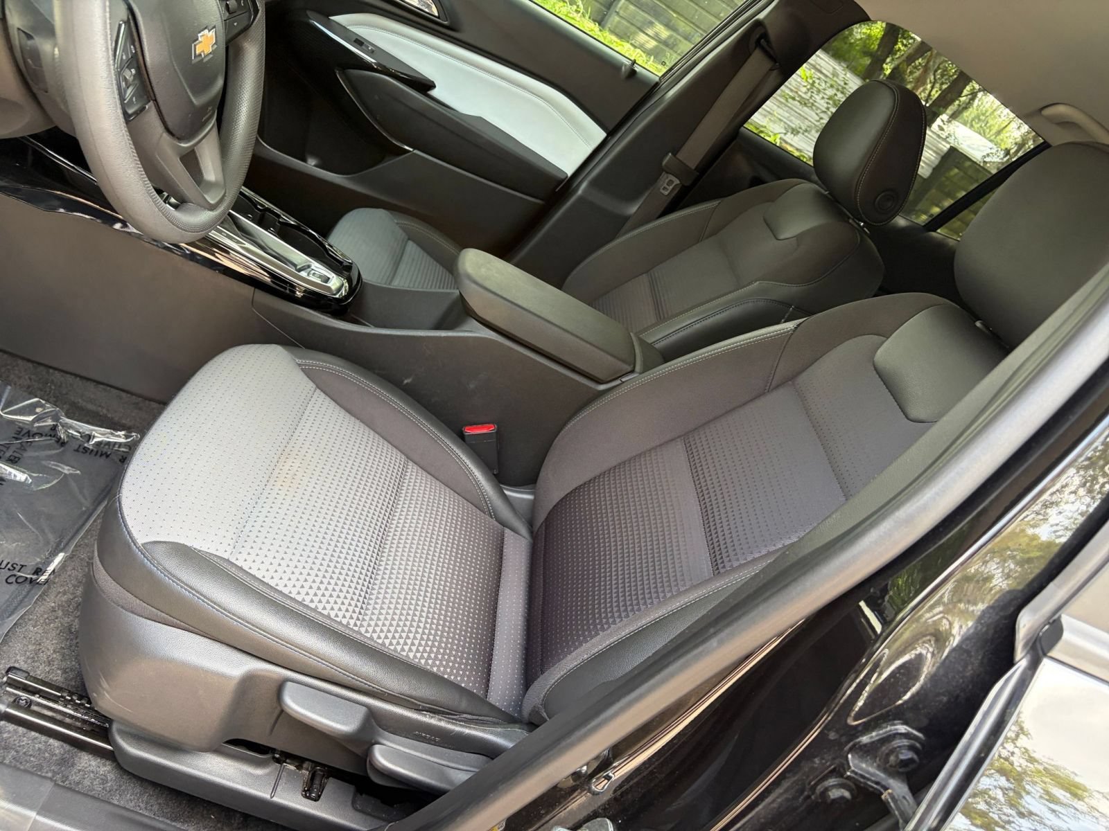Used 2025 Chevrolet Trax LT FWD image 35