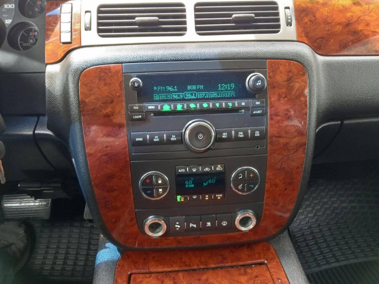Used 2007 Chevrolet Avalanche LT w/ LT Preferred Equipment Group AWD/4WD image 12