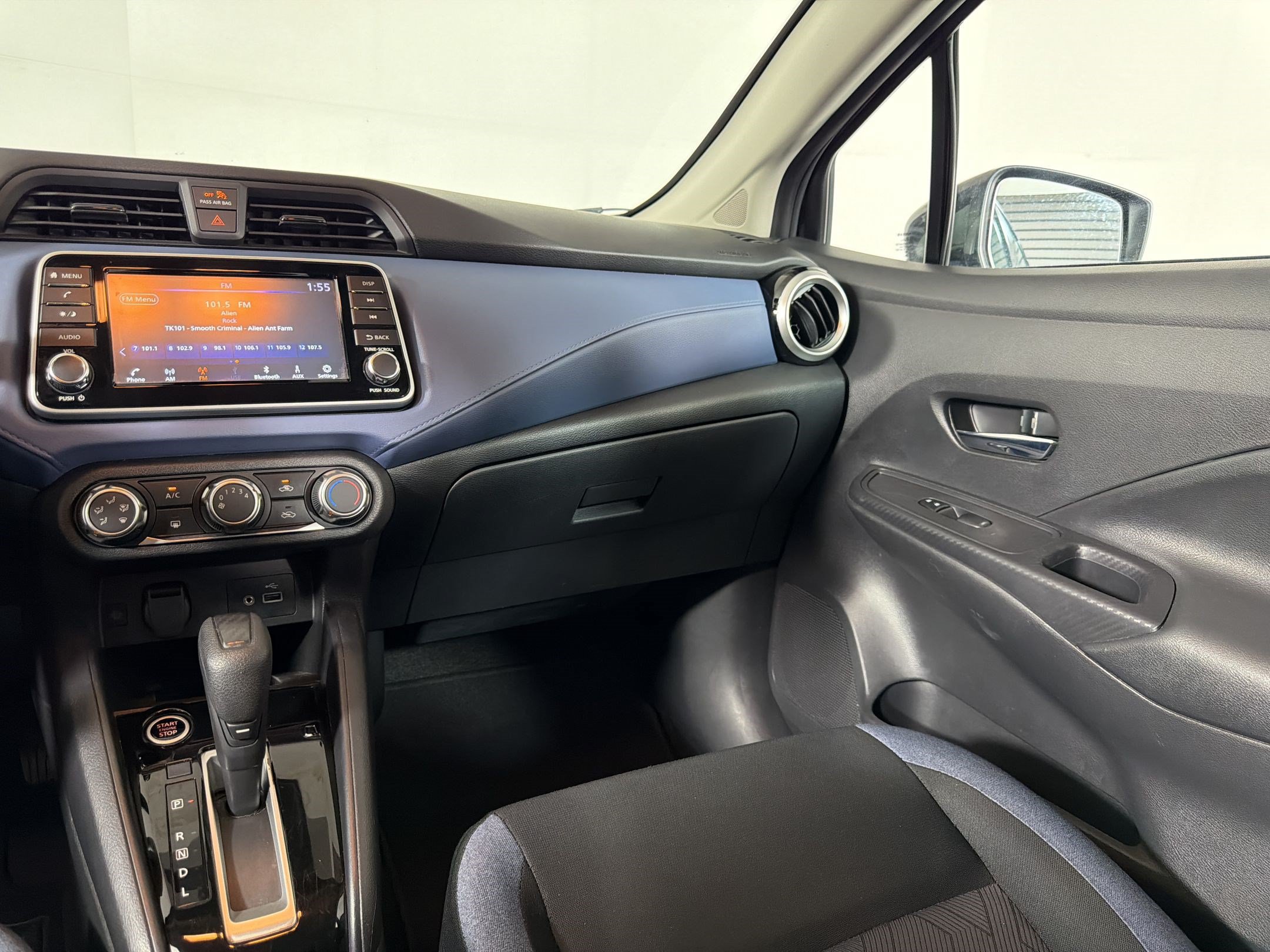 Used 2023 Nissan Versa SV FWD image 27