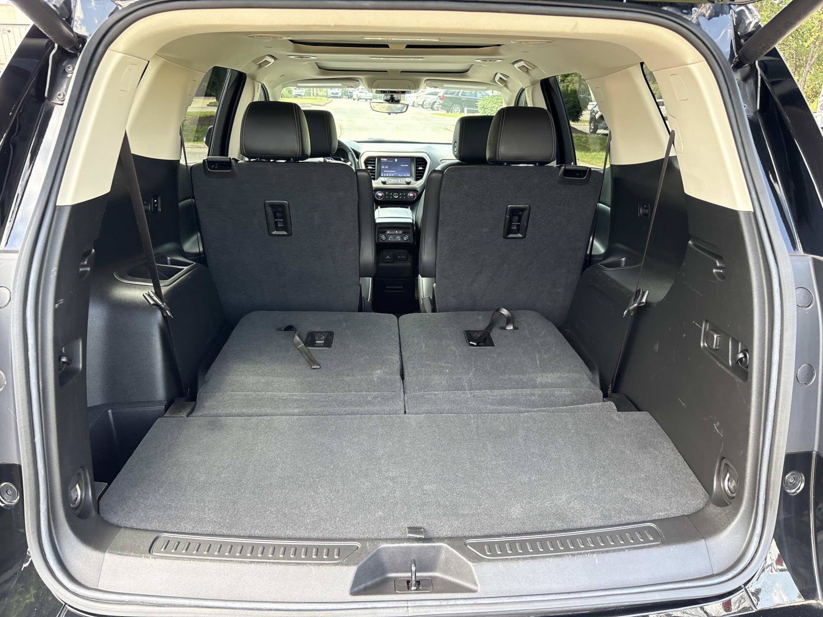Used 2023 GMC Acadia Denali w/ Denali Technology Package FWD image 33