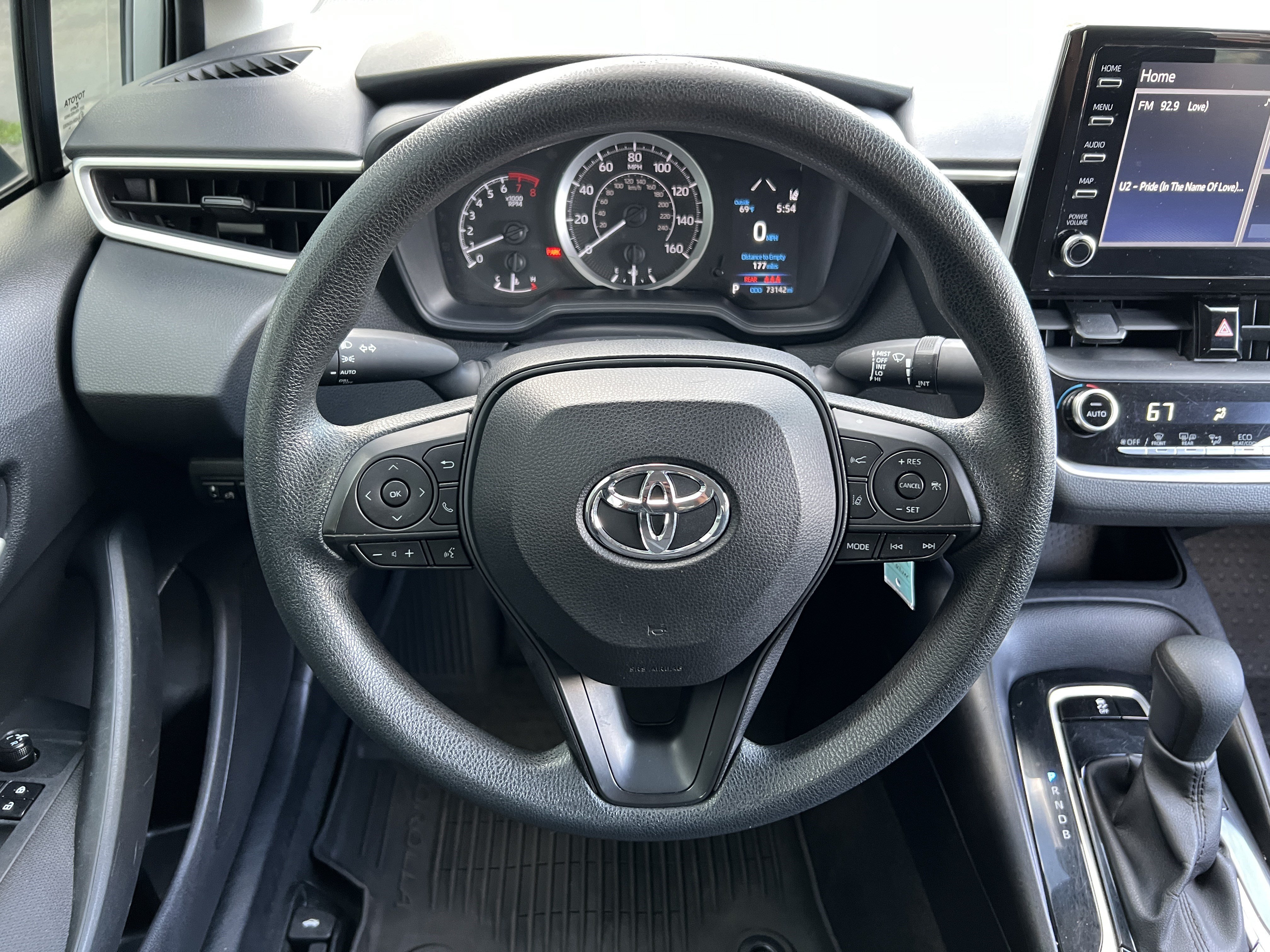 Used 2020 Toyota Corolla LE FWD image 25